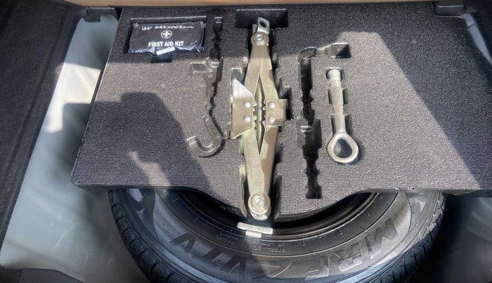 2019 Honda Jazz 1.2L I-VTEC VX, Petrol, Manual, 24,680 km, Dicky (Boot door) - Tool missing