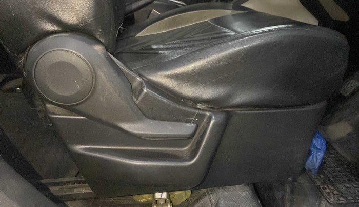 2021 Maruti New Wagon-R LXI CNG 1.0, CNG, Manual, 74,680 km, Driver Side Adjustment Panel