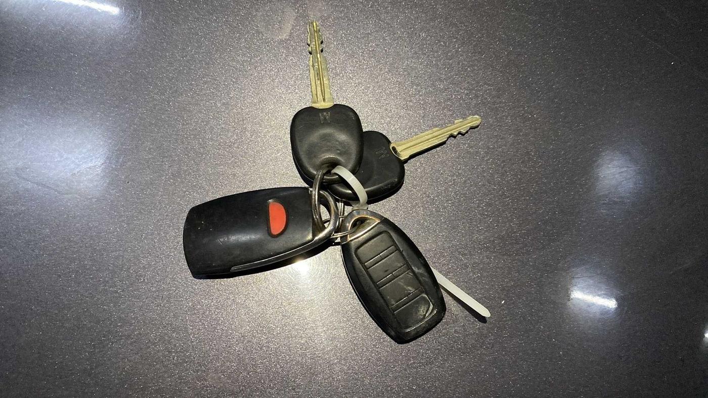2018 Hyundai Eon ERA +, Petrol, Manual, 1,10,341 km, Key Close Up