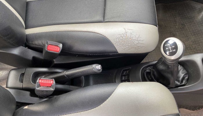 2013 Maruti Wagon R Stingray VXI, Petrol, Manual, 66,341 km, Gear Lever