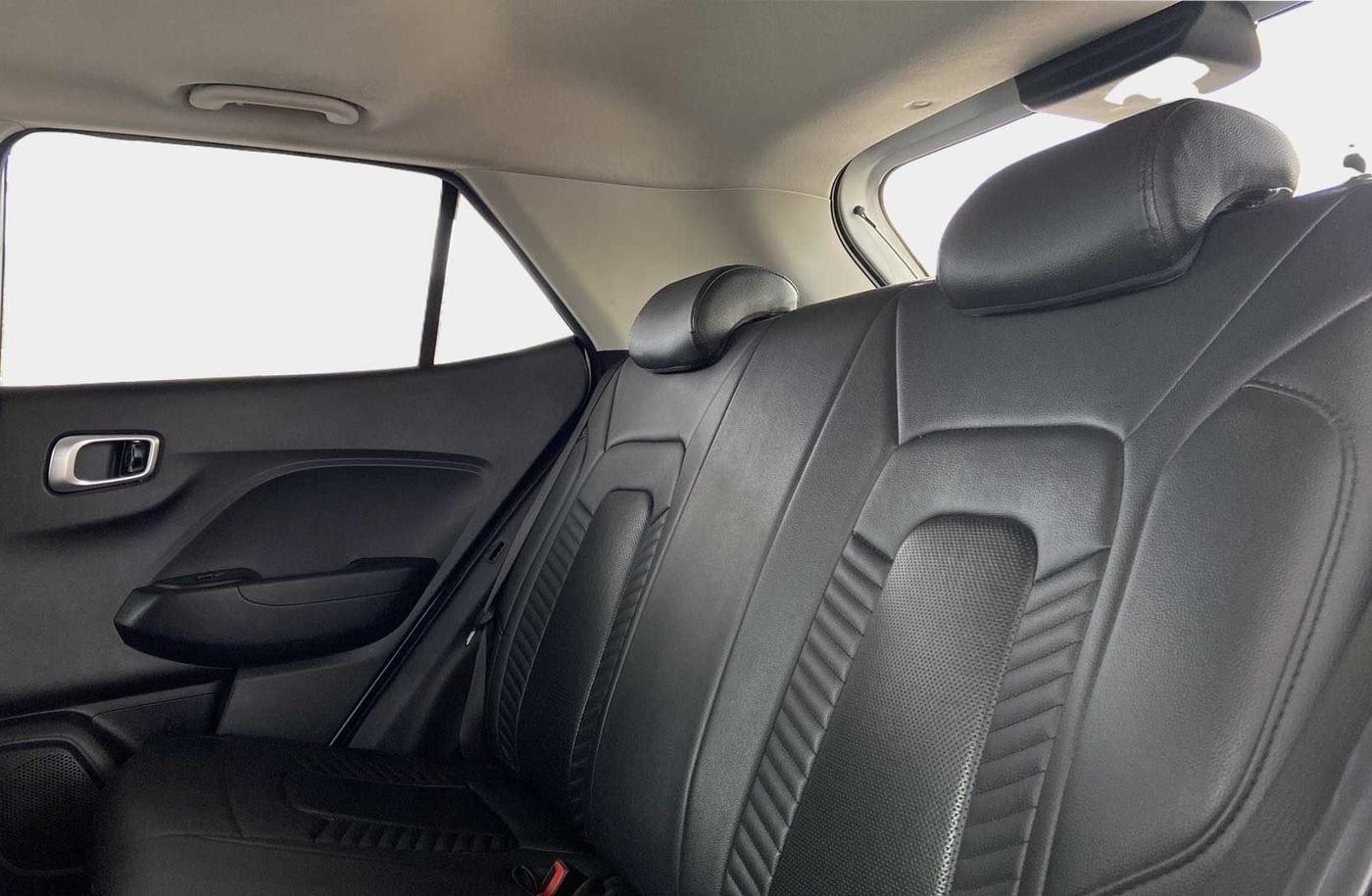 2022 Hyundai VENUE SX 1.0 TURBO, Petrol, Manual, 51,624 km, Right Side Rear Door Cabin