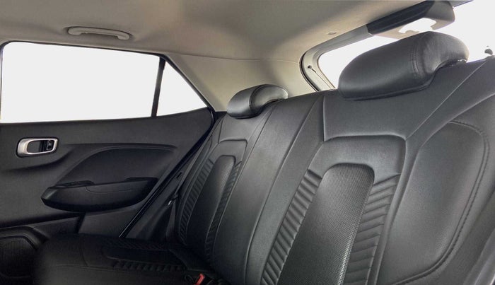 2022 Hyundai VENUE SX 1.0 TURBO, Petrol, Manual, 51,624 km, Right Side Rear Door Cabin