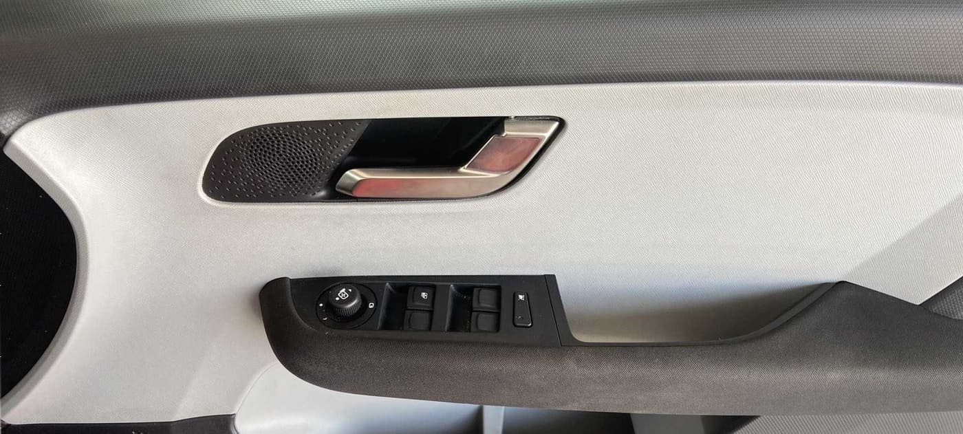 2021 Tata ALTROZ XZ PETROL, Petrol, Manual, 24,176 km, Driver Side Door Panels Control