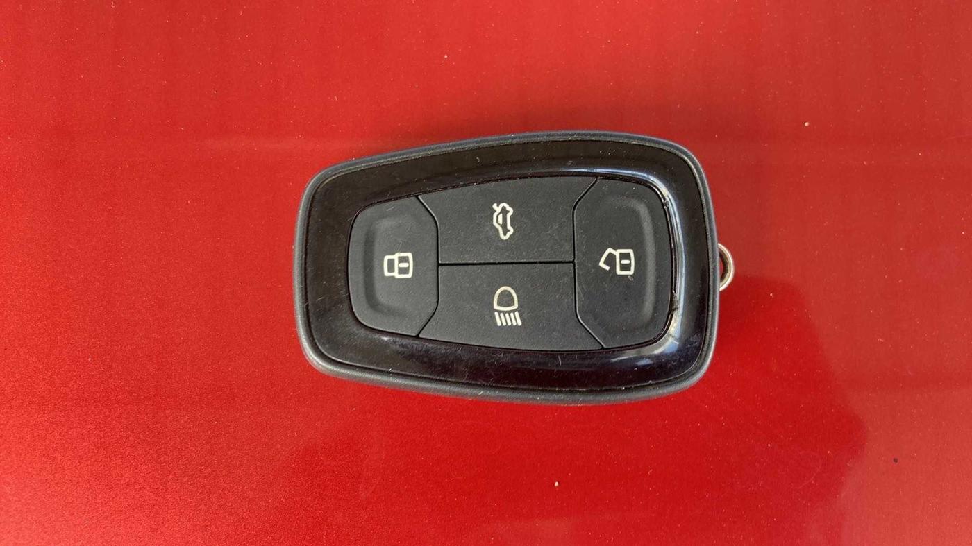 2021 Tata ALTROZ XZ PETROL, Petrol, Manual, 24,176 km, Key Close Up