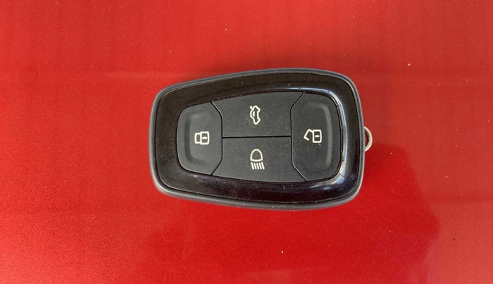 2021 Tata ALTROZ XZ PETROL, Petrol, Manual, 24,176 km, Key Close Up