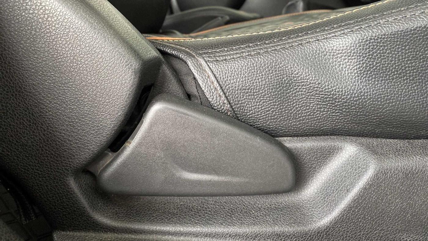 2018 Renault Kwid RXT 1.0 (O), Petrol, Manual, 54,323 km, Driver Side Adjustment Panel