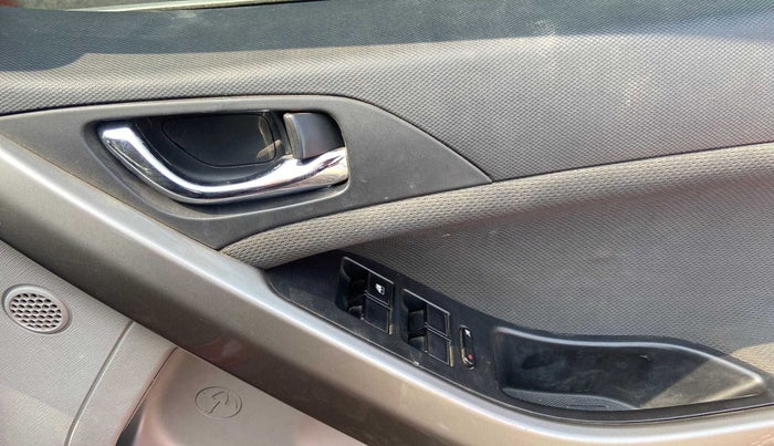 2019 Tata NEXON XZ PLUS PETROL DUAL TONE, Petrol, Manual, 38,585 km, Driver Side Door Panels Control