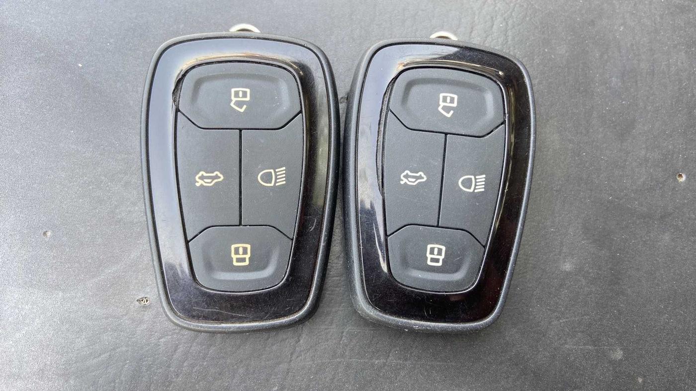 2019 Tata NEXON XZ PLUS PETROL DUAL TONE, Petrol, Manual, 38,585 km, Key Close Up
