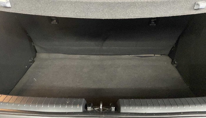 2018 Hyundai Elite i20 ASTA 1.2 (O), Petrol, Manual, 28,578 km, Boot Inside