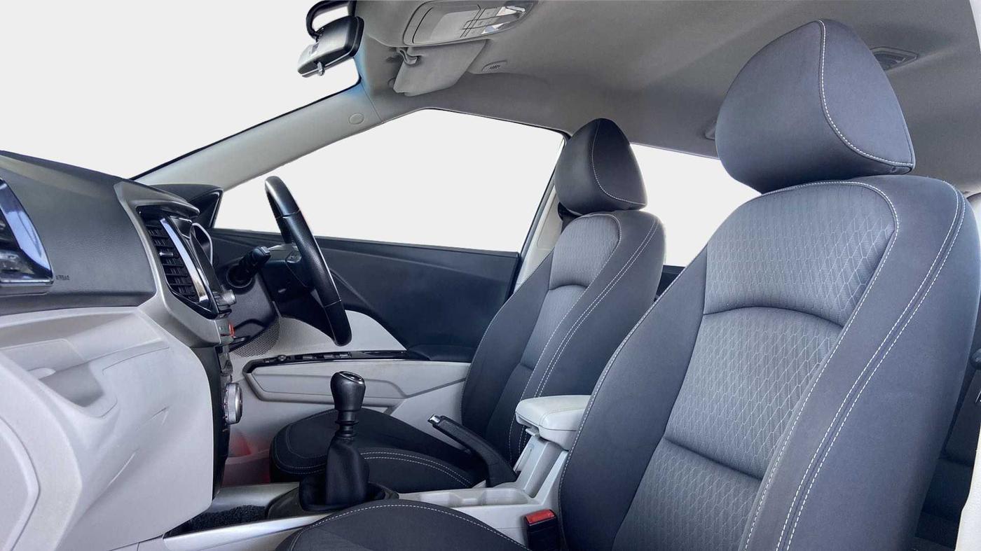 2019 Mahindra XUV300 W8 1.5 DIESEL, Diesel, Manual, 45,282 km, Right Side Front Door Cabin