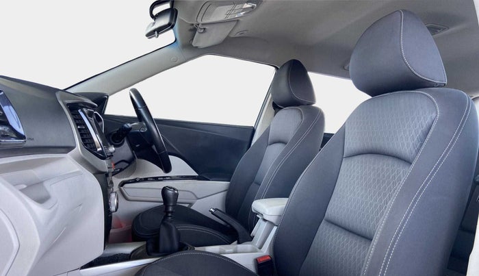 2019 Mahindra XUV300 W8 1.5 DIESEL, Diesel, Manual, 45,282 km, Right Side Front Door Cabin