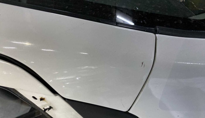 2017 Maruti Wagon R 1.0 VXI, CNG, Manual, 75,331 km, Right A pillar - Minor scratches