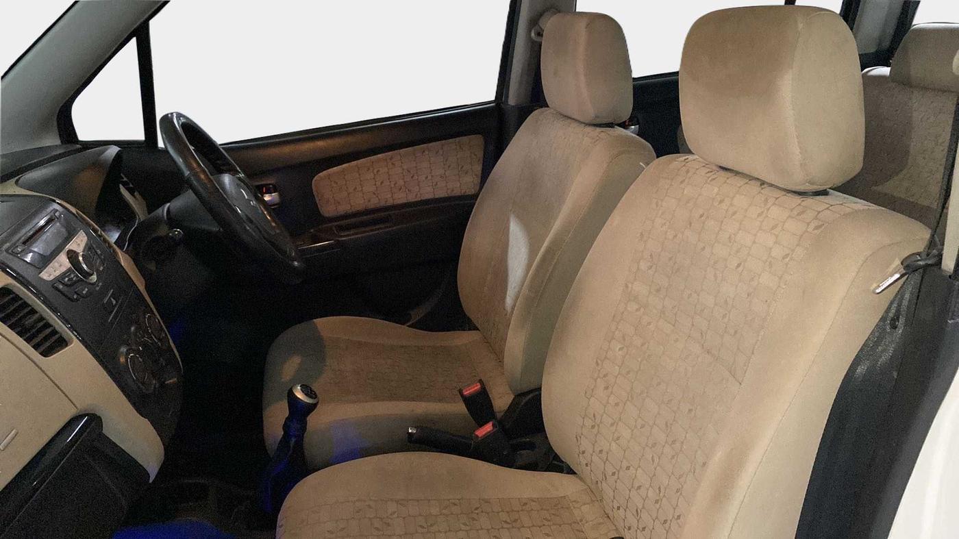 2017 Maruti Wagon R 1.0 VXI, CNG, Manual, 75,331 km, Right Side Front Door Cabin
