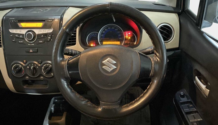 2017 Maruti Wagon R 1.0 VXI, CNG, Manual, 75,331 km, Steering Wheel Close Up