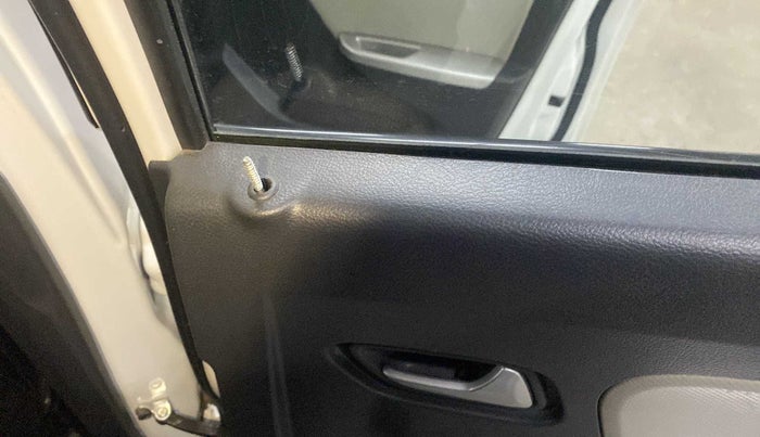 2017 Maruti Alto K10 VXI, Petrol, Manual, 18,199 km, Right rear window switch / handle - Minor damage