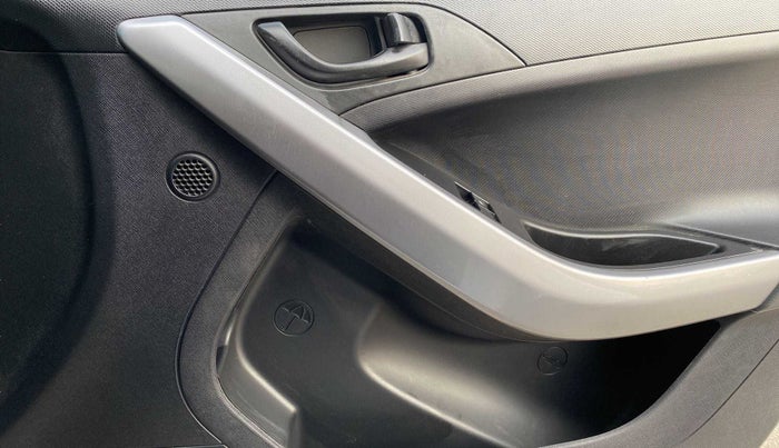 2021 Tata NEXON XE PETROL, Petrol, Manual, 14,701 km, Driver Side Door Panels Control