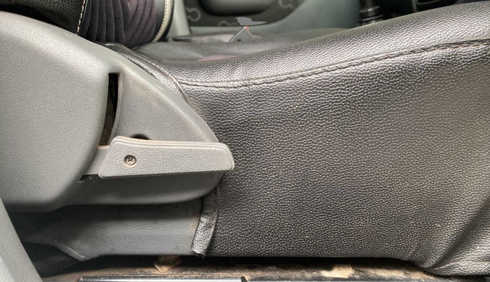 2013 Maruti Alto 800 LXI, Petrol, Manual, 60,597 km, Driver Side Adjustment Panel