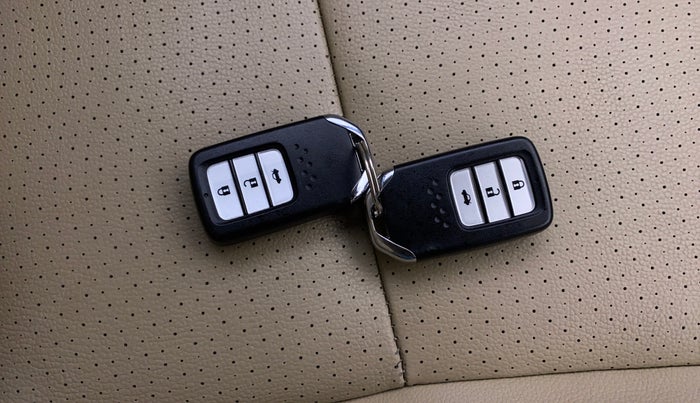 2017 Honda City 1.5L I-VTEC ZX CVT, Petrol, Automatic, 68,118 km, Key Close Up