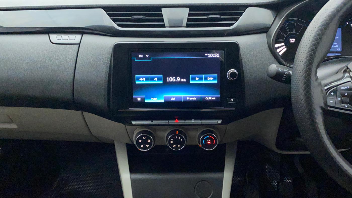 2022 Renault TRIBER RXT, Petrol, Manual, 27,395 km, Air Conditioner