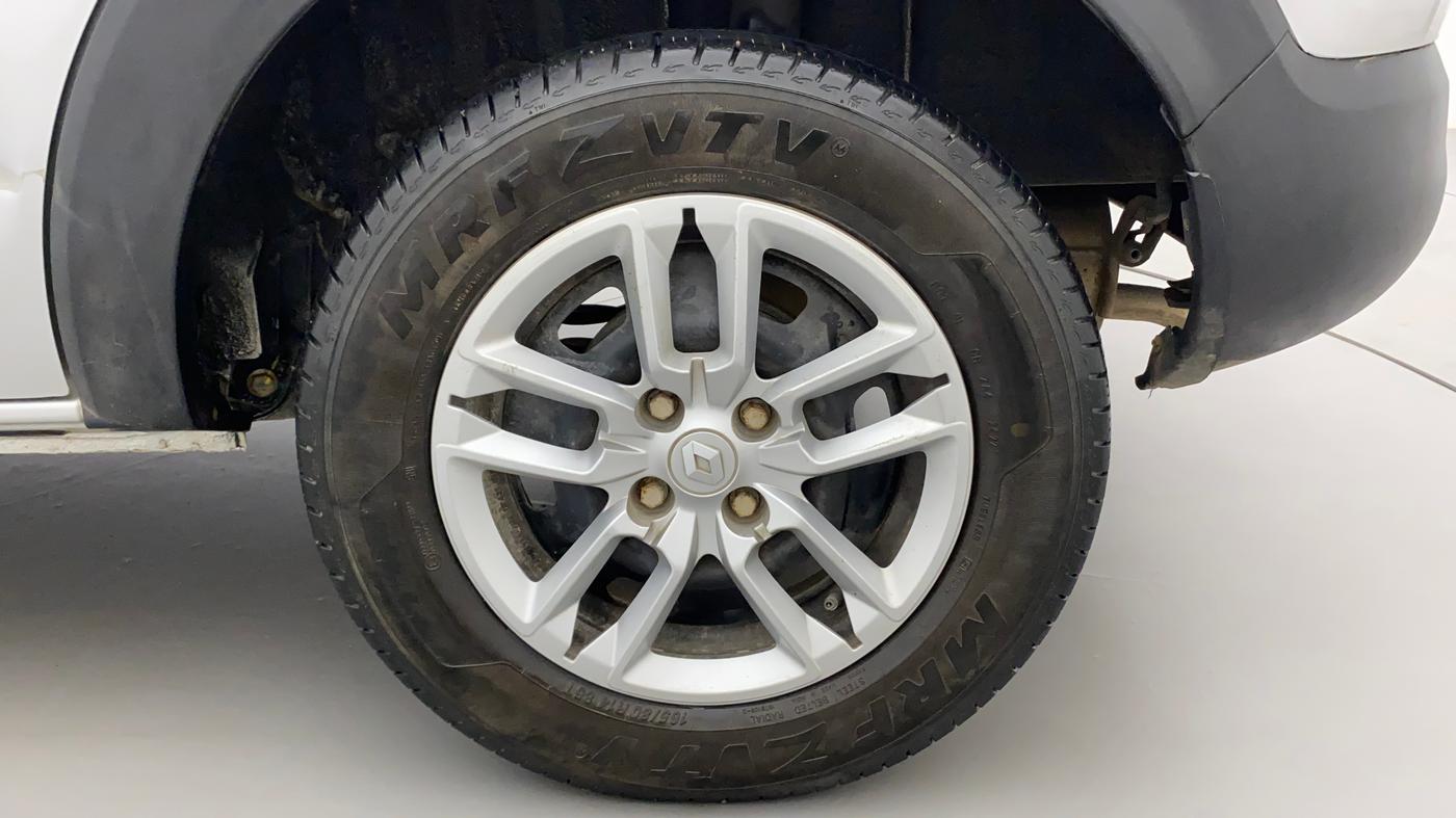 2022 Renault TRIBER RXT, Petrol, Manual, 27,395 km, Left Rear Wheel