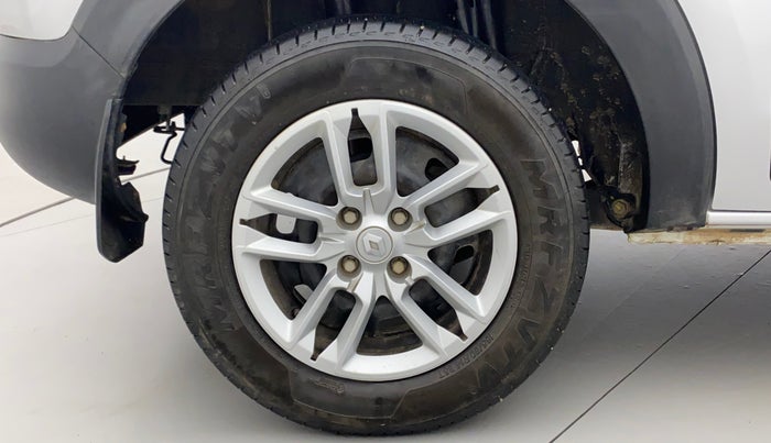 2022 Renault TRIBER RXT, Petrol, Manual, 27,395 km, Right Rear Wheel
