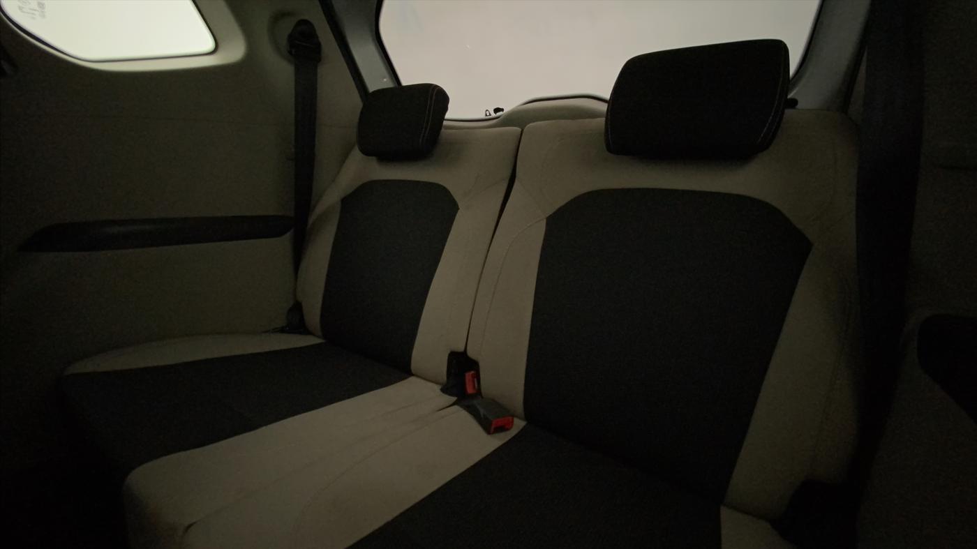 2022 Renault TRIBER RXT, Petrol, Manual, 27,395 km, Third Seat Row ( optional )