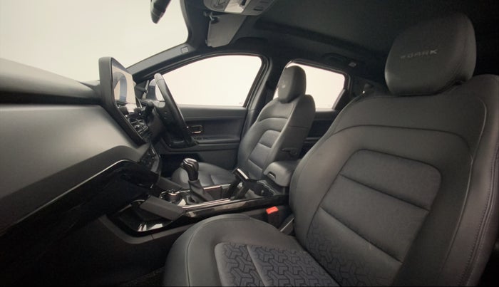 2021 Tata Harrier XZA PLUS 2.0L DARK EDITION, Diesel, Automatic, 54,180 km, Right Side Front Door Cabin