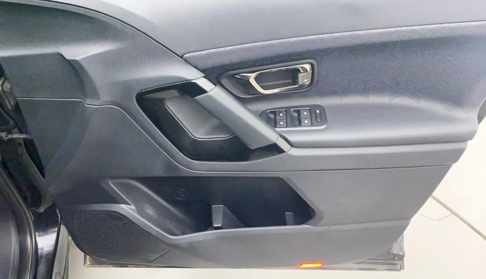 2021 Tata Harrier XZA PLUS 2.0L DARK EDITION, Diesel, Automatic, 54,180 km, Driver Side Door Panels Control