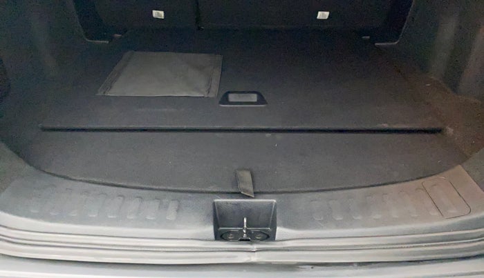 2021 Tata Harrier XZA PLUS 2.0L DARK EDITION, Diesel, Automatic, 54,180 km, Boot Inside
