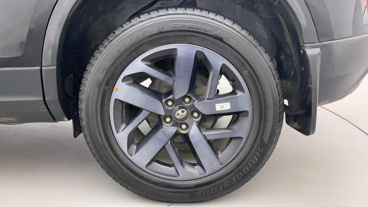 2021 Tata Harrier XZA PLUS 2.0L DARK EDITION, Diesel, Automatic, 54,180 km, Left Rear Wheel