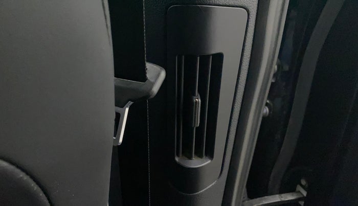 2021 Tata Harrier XZA PLUS 2.0L DARK EDITION, Diesel, Automatic, 54,180 km, Rear AC Vents