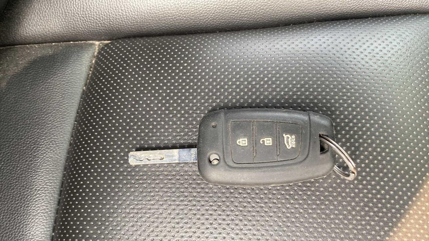 2017 Hyundai Verna 1.6 VTVT SX, Petrol, Manual, 45,944 km, Key Close Up