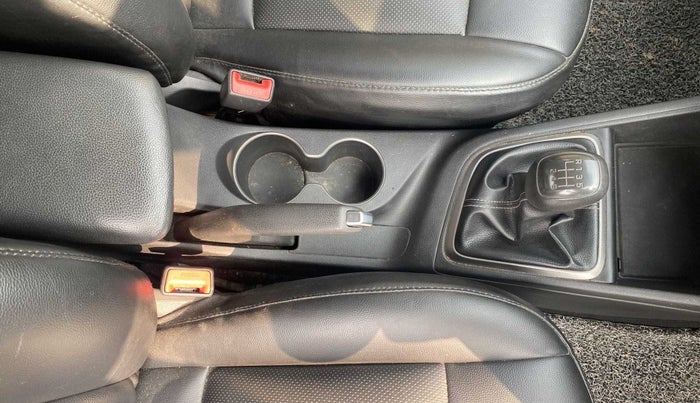 2017 Hyundai Verna 1.6 VTVT SX, Petrol, Manual, 45,944 km, Gear Lever