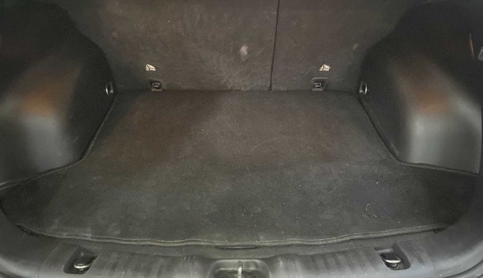 2019 Jeep Compass SPORT PLUS 1.4 PETROL, Petrol, Manual, 66,656 km, Boot Inside