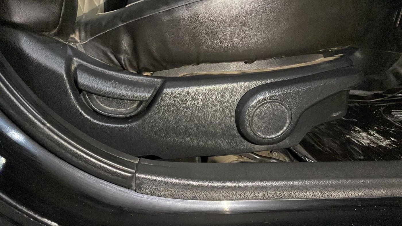 2014 Hyundai Xcent S 1.2, Petrol, Manual, 70,274 km, Driver Side Adjustment Panel