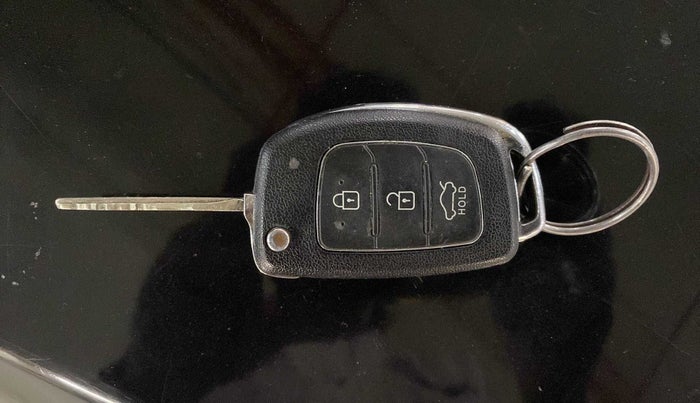 2014 Hyundai Xcent S 1.2, Petrol, Manual, 70,274 km, Key Close Up