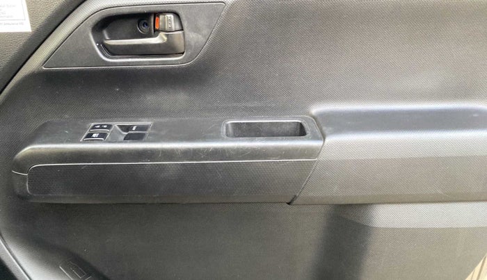 2019 Maruti New Wagon-R LXI CNG 1.0, CNG, Manual, 36,522 km, Driver Side Door Panels Control