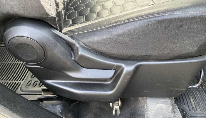 2019 Maruti New Wagon-R LXI CNG 1.0, CNG, Manual, 36,522 km, Driver Side Adjustment Panel