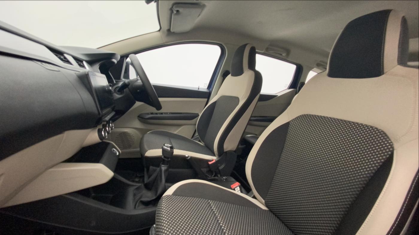 2022 Renault TRIBER RXZ DUAL TONE, Petrol, Manual, 8,433 km, Right Side Front Door Cabin