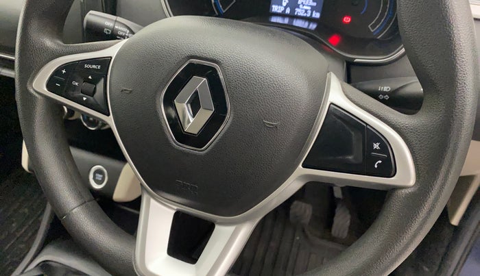 2022 Renault TRIBER RXZ DUAL TONE, Petrol, Manual, 8,433 km, Steering wheel - Sound system control not functional