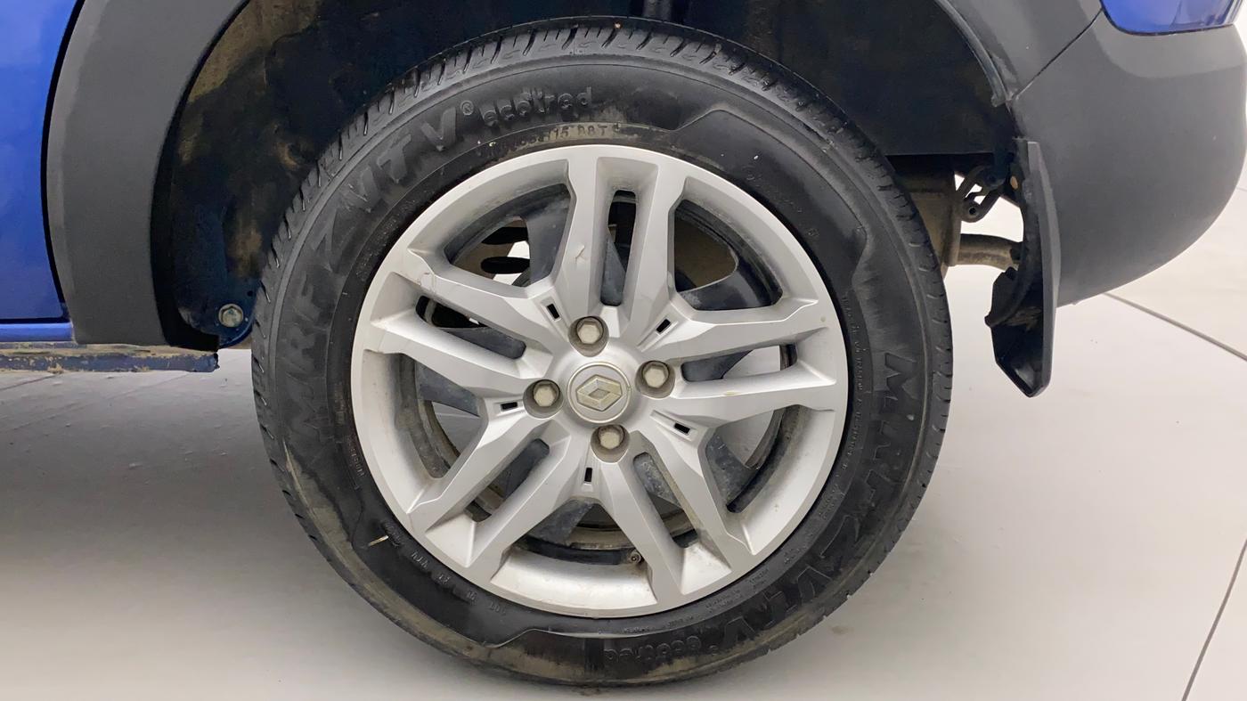 2022 Renault TRIBER RXZ DUAL TONE, Petrol, Manual, 8,433 km, Left Rear Wheel