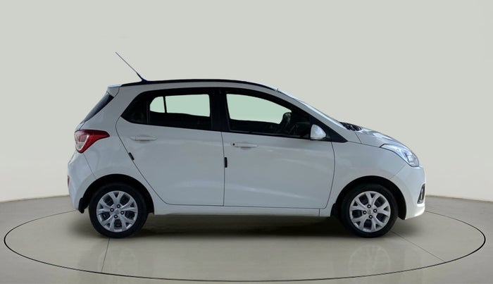2017 Hyundai Grand i10 SPORTZ 1.2 KAPPA VTVT, Petrol, Manual, 29,561 km, Right Side View