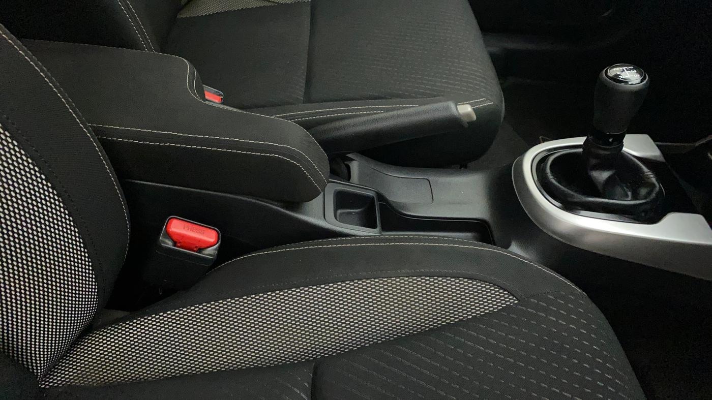 2017 Honda WR-V 1.2L I-VTEC VX MT, Petrol, Manual, 29,483 km, Gear Lever