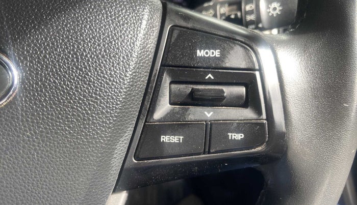 2016 Hyundai Creta SX PLUS AT 1.6 DIESEL, Diesel, Automatic, 52,778 km, Steering wheel - Sound system control not functional