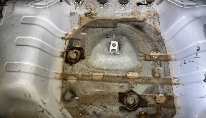 2018 Maruti Alto K10 VXI, Petrol, Manual, 42,470 km, Dicky (Boot door) - Tool missing
