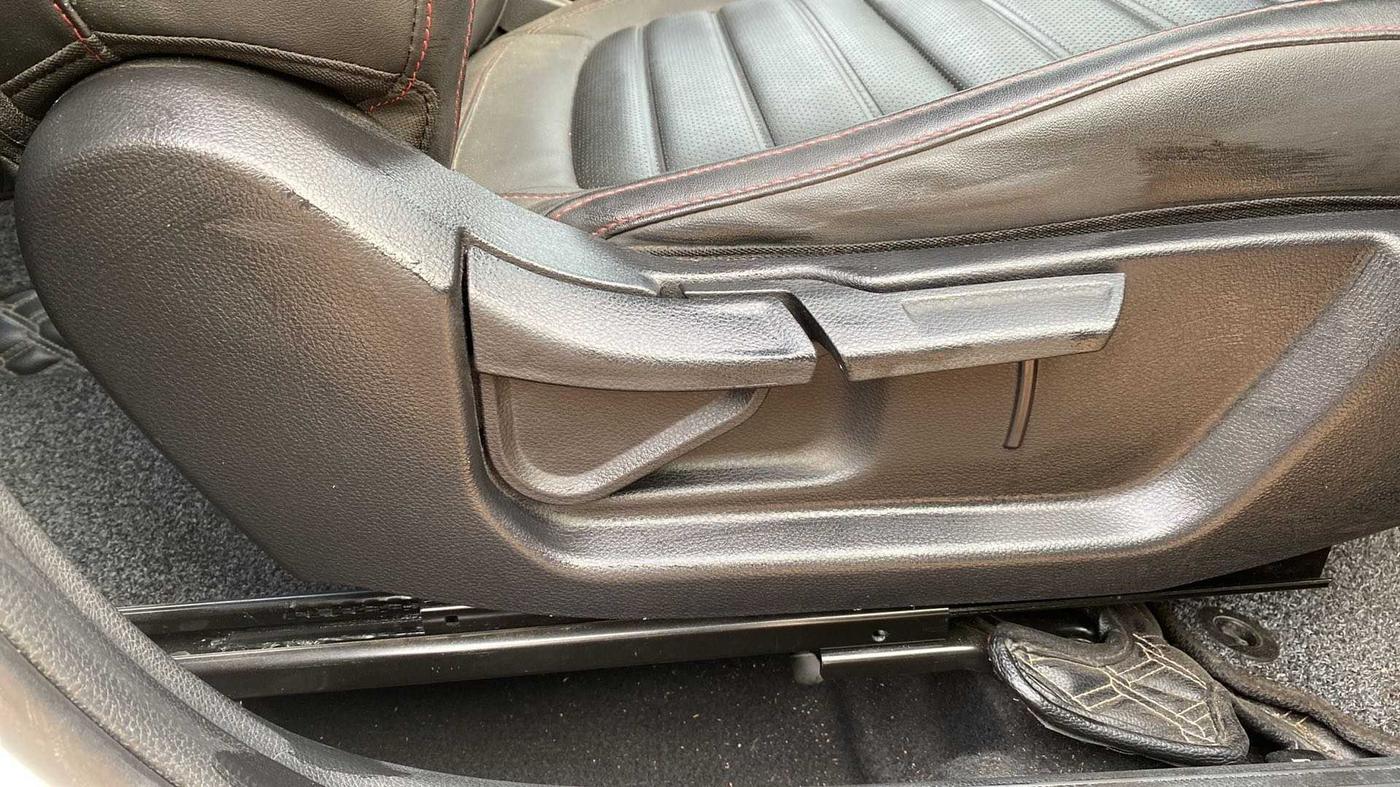 2019 KIA SELTOS GTX 1.4 PETROL, Petrol, Manual, 28,885 km, Driver Side Adjustment Panel