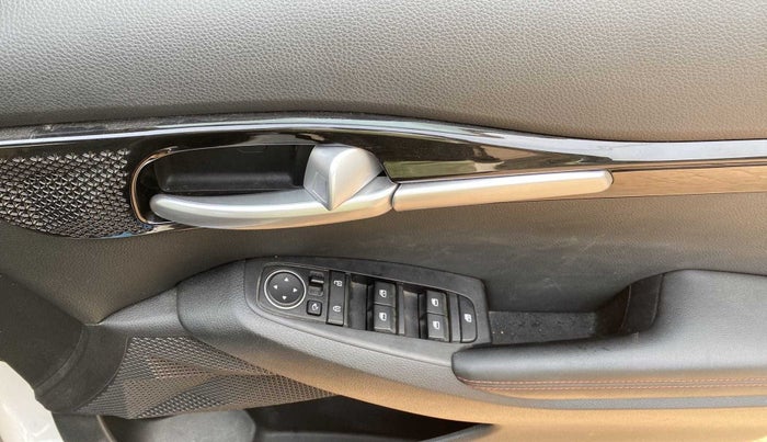 2019 KIA SELTOS GTX 1.4 PETROL, Petrol, Manual, 28,885 km, Driver Side Door Panels Control