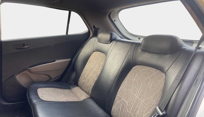 2017 Hyundai Grand i10 MAGNA 1.2 KAPPA VTVT, Petrol, Manual, 87,210 km, Right Side Rear Door Cabin
