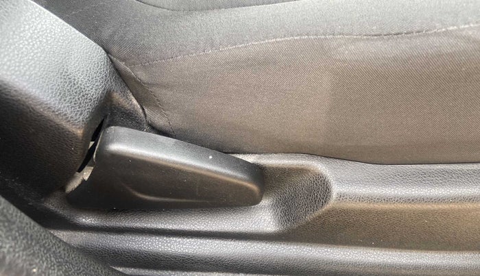 2018 Renault Kwid RXT 1.0 AMT (O), Petrol, Automatic, 19,309 km, Driver Side Adjustment Panel