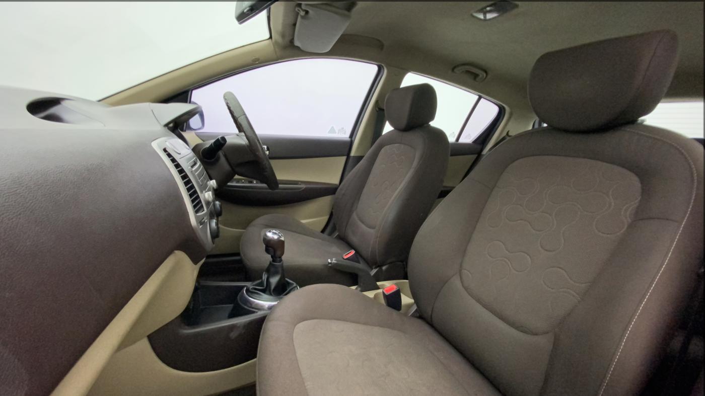 2010 Hyundai i20 SPORTZ (O) 1.2, Petrol, Manual, 67,856 km, Right Side Front Door Cabin
